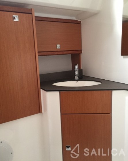 Bavaria 46 Cruiser - Yacht Charter Sailica