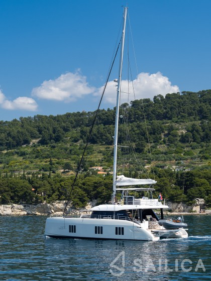 Sunreef 50 - Yacht Charter Sailica