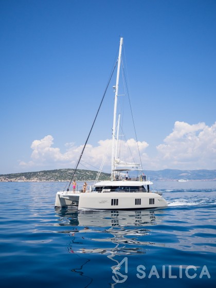 Sunreef 50 - Yacht Charter Sailica