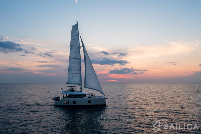 Sunreef 50 - Yacht Charter Sailica