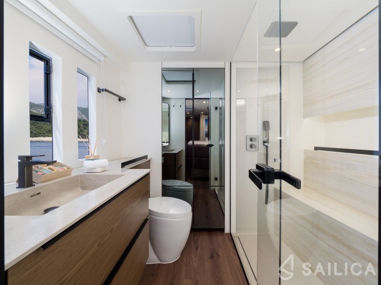 Sunreef 50 - Yacht Charter Sailica