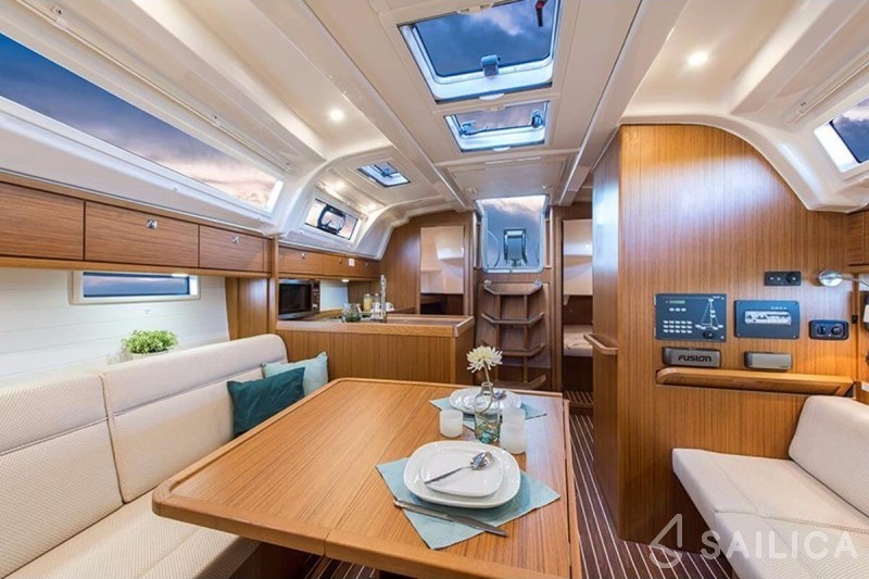 Bavaria 37 Cruiser - Yacht Charter Sailica