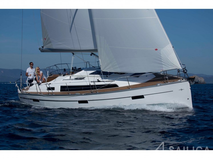 Bavaria 37 Cruiser - Yacht Charter Sailica