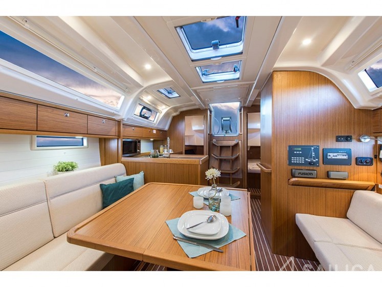 Bavaria 37 Cruiser - Yacht Charter Sailica