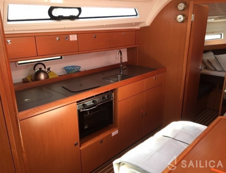 Bavaria 41 Cruiser - Yacht Charter Sailica