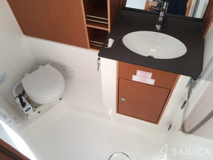 Bavaria 41 Cruiser - Yacht Charter Sailica