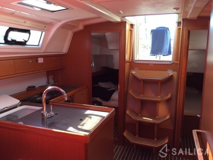 Bavaria 37 Cruiser - Yacht Charter Sailica