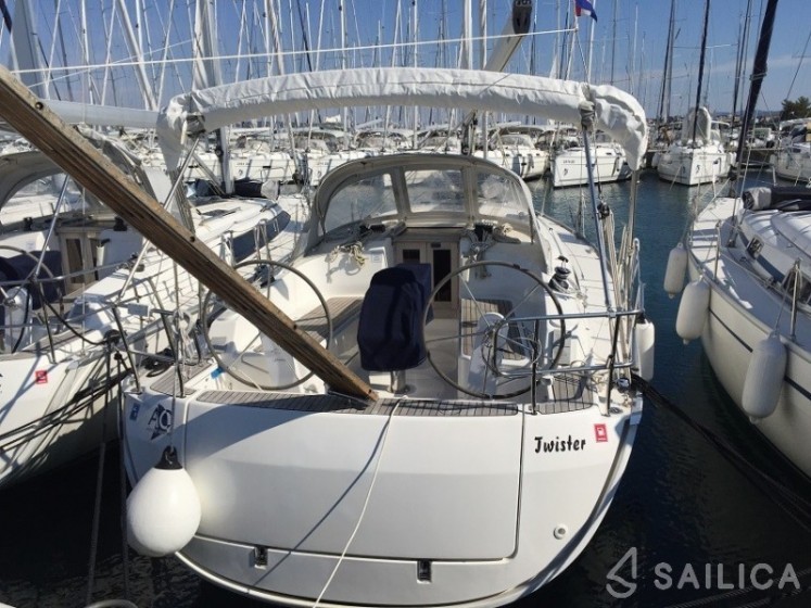 Bavaria 37 Cruiser - Yacht Charter Sailica