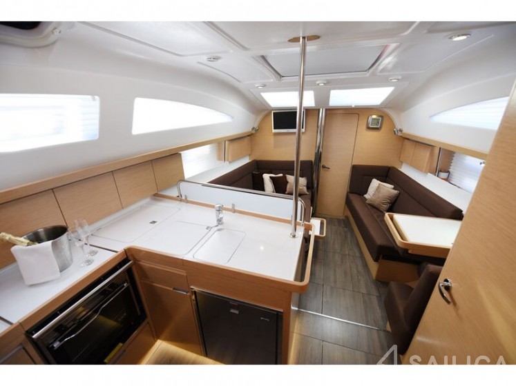 Elan 40 Impression - Yacht Charter Sailica
