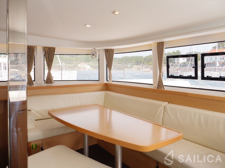 Lagoon 42 - Yacht Charter Sailica