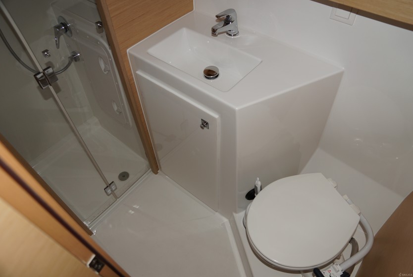Lagoon 42 - Yacht Charter Sailica