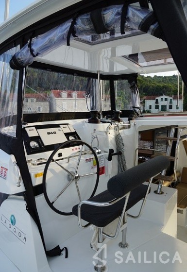 Lagoon 42 - Yacht Charter Sailica