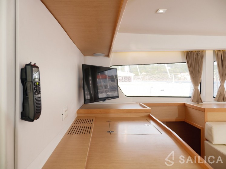 Lagoon 42 - Yacht Charter Sailica