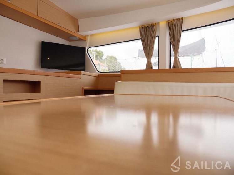 Lagoon 42 - Yacht Charter Sailica