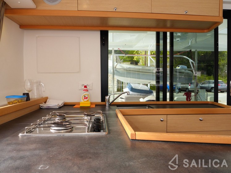 Lagoon 42 - Yacht Charter Sailica