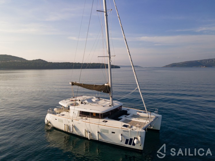 Lagoon 450 - Yacht Charter Sailica