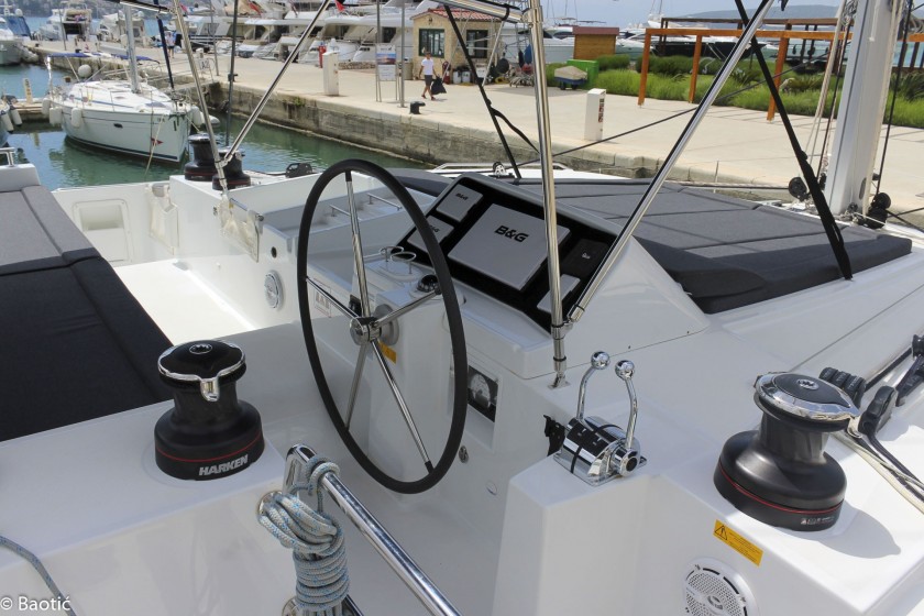 Lagoon 450 - Yacht Charter Sailica