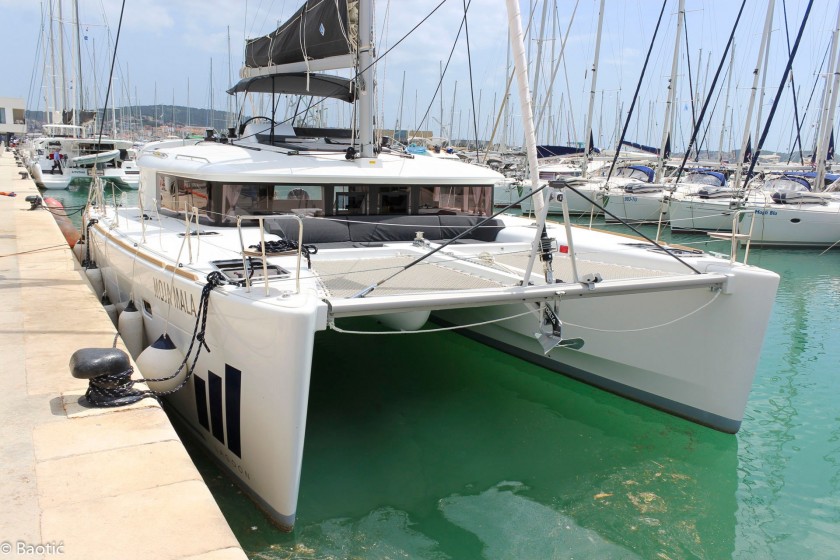 Lagoon 450 - Yacht Charter Sailica