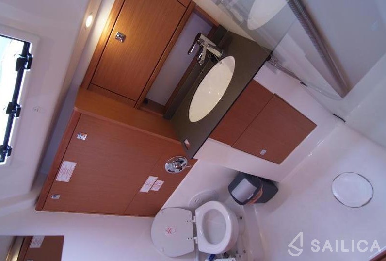 Bavaria Cruiser 51 - Yacht Charter Sailica
