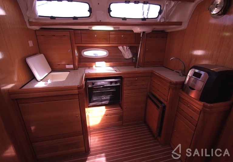 Bavaria 46 Cruiser - Yacht Charter Sailica