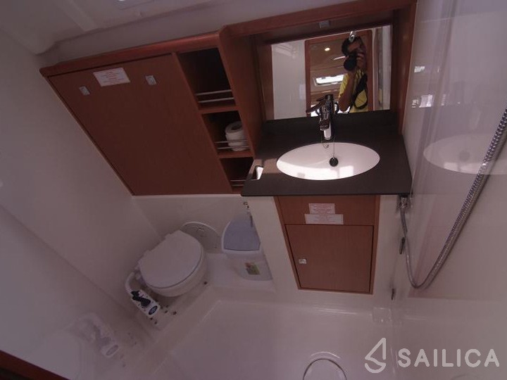 Bavaria Cruiser 41 - Yacht Charter Sailica
