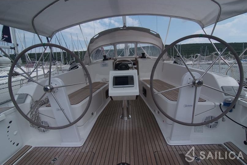 Bavaria Cruiser 41 - Yacht Charter Sailica