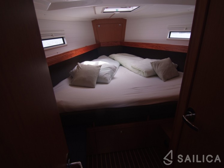 Bavaria Cruiser 41 - Yacht Charter Sailica