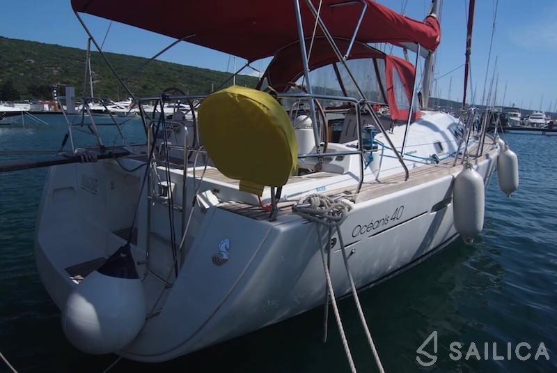 Oceanis 40 - Yacht Charter Sailica