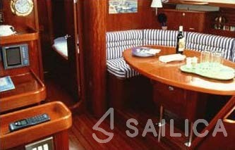 Oceanis 40 - Yacht Charter Sailica