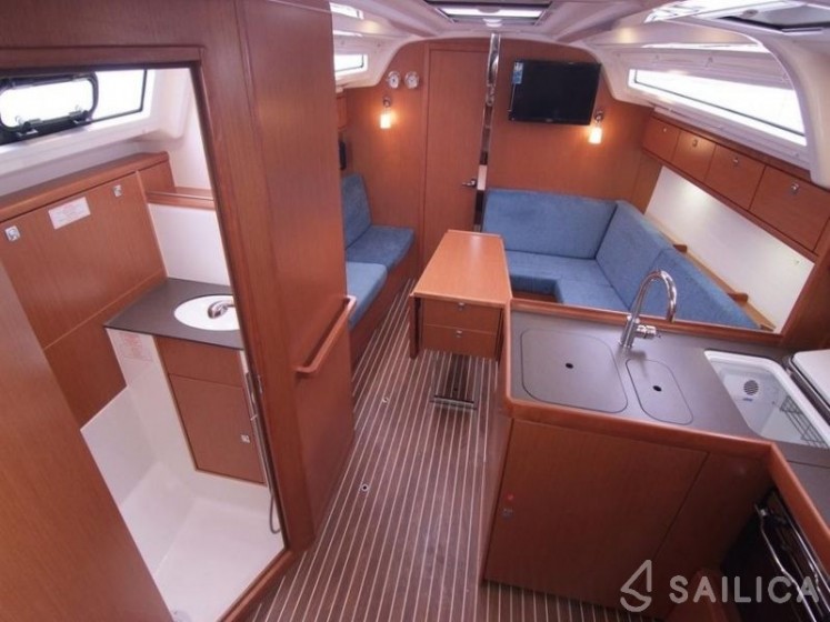 Bavaria Cruiser 37 - Yacht Charter Sailica