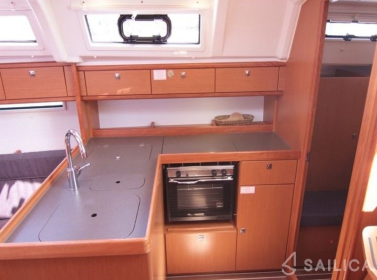 Bavaria Cruiser 37 - Yacht Charter Sailica