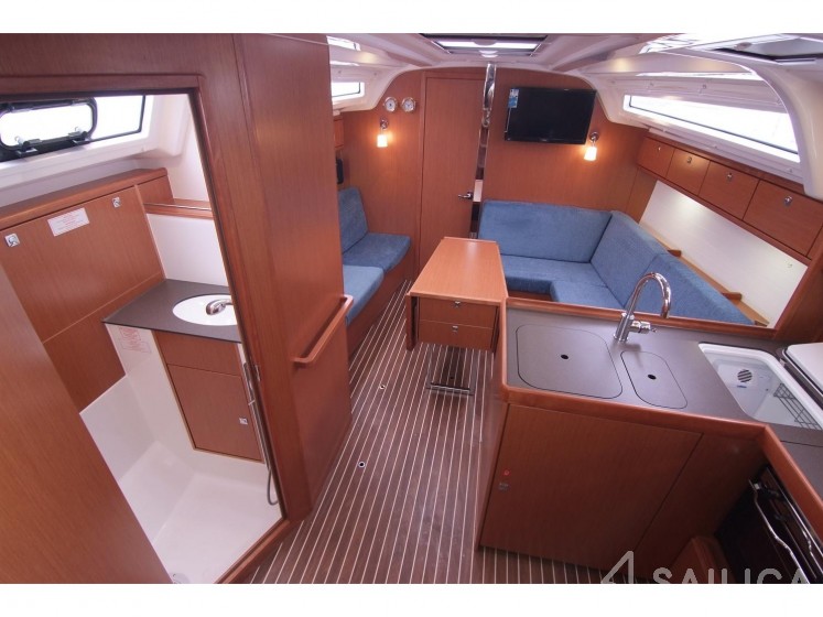 Bavaria Cruiser 37 - Yacht Charter Sailica