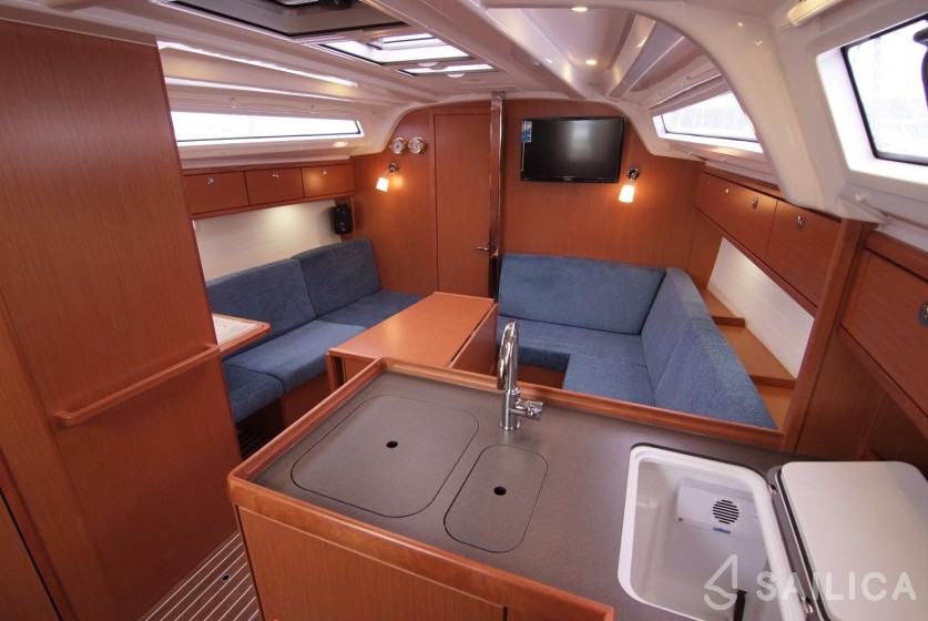 Bavaria Cruiser 37 - Yacht Charter Sailica