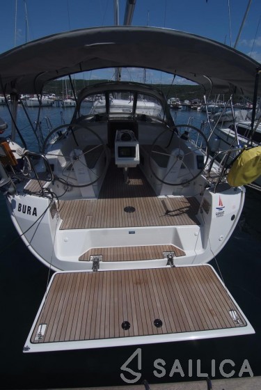 Bavaria Cruiser 37 - Yacht Charter Sailica