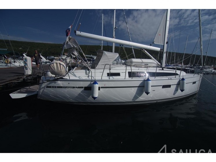 Bavaria Cruiser 37 - Yacht Charter Sailica