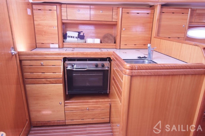 Bavaria 37 Cruiser - Yacht Charter Sailica