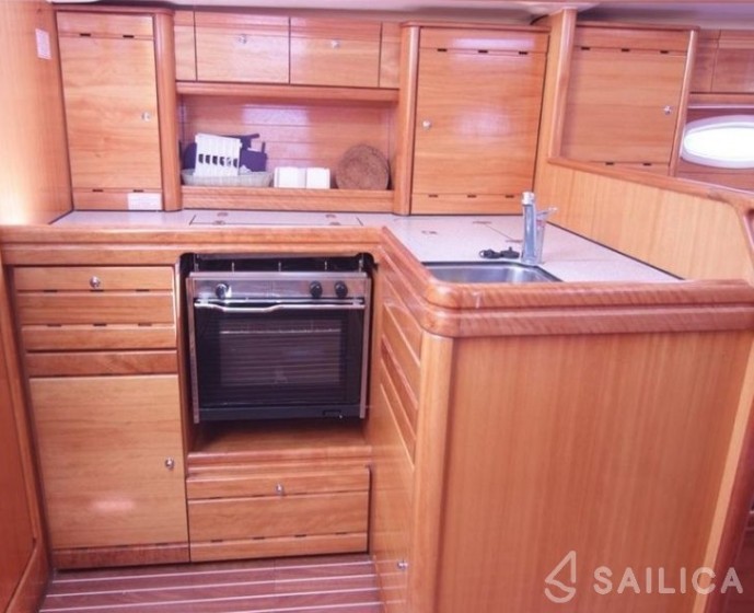 Bavaria 37 Cruiser - Yacht Charter Sailica