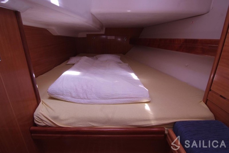 Bavaria 37 Cruiser - Yacht Charter Sailica