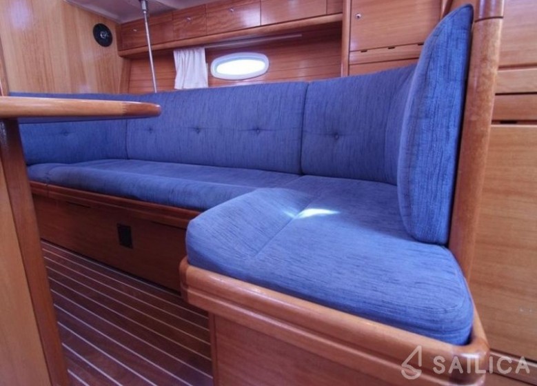 Bavaria 37 Cruiser - Yacht Charter Sailica