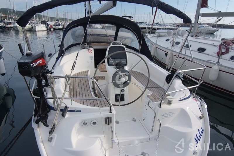 Bavaria 30 Cruiser - Yacht Charter Sailica