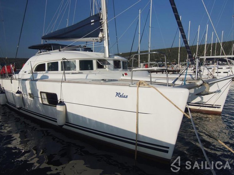 Lagoon 380 S2 - Yacht Charter Sailica