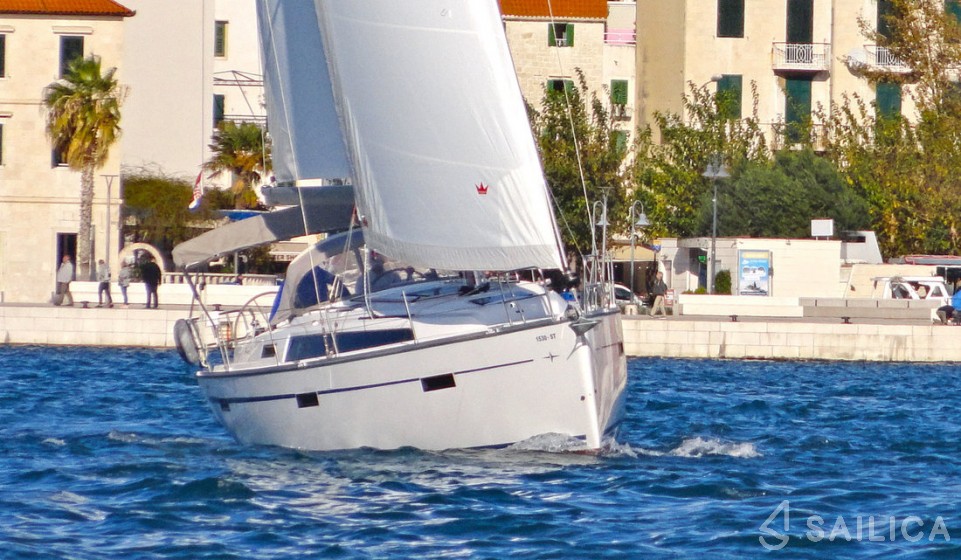 Bavaria 37 Cruiser - Yacht Charter Sailica