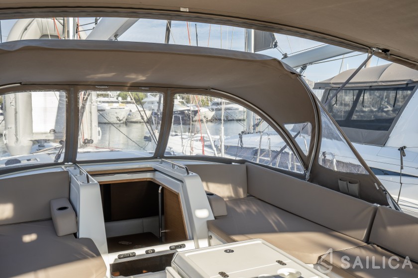 Jeanneau 54 - Yacht Charter Sailica