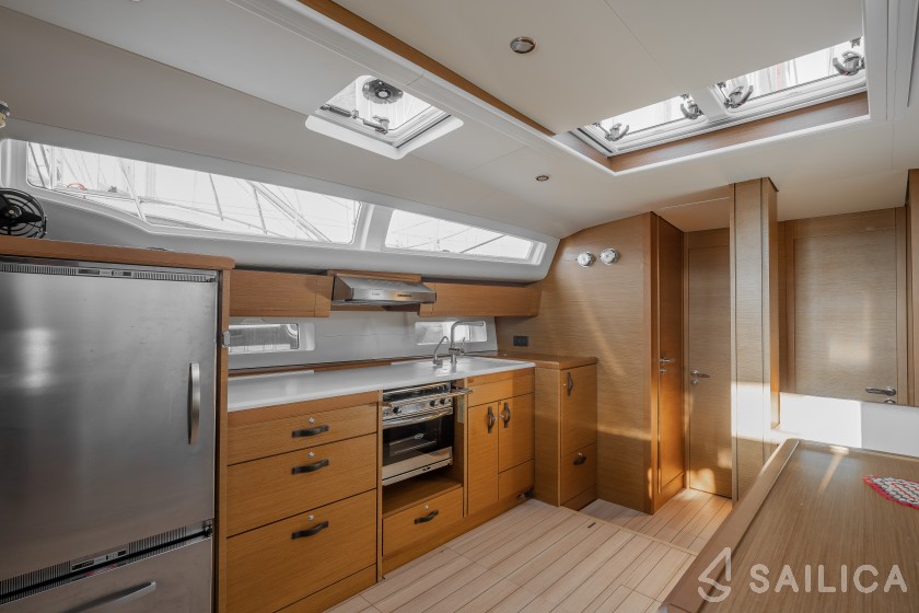 Jeanneau 54 - Yacht Charter Sailica