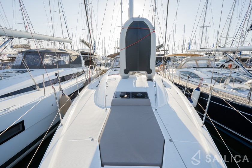 Jeanneau 54 - Yacht Charter Sailica