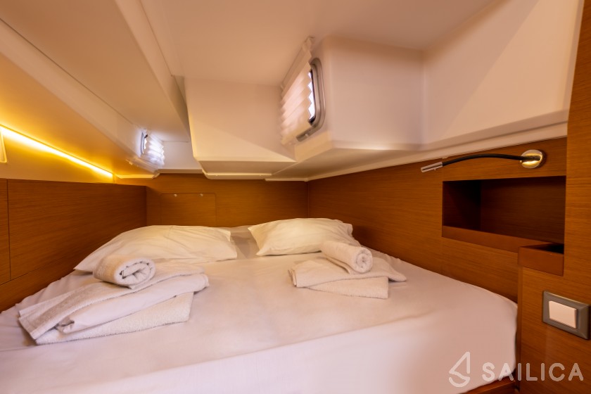 Sun Odyssey 490 - Yacht Charter Sailica