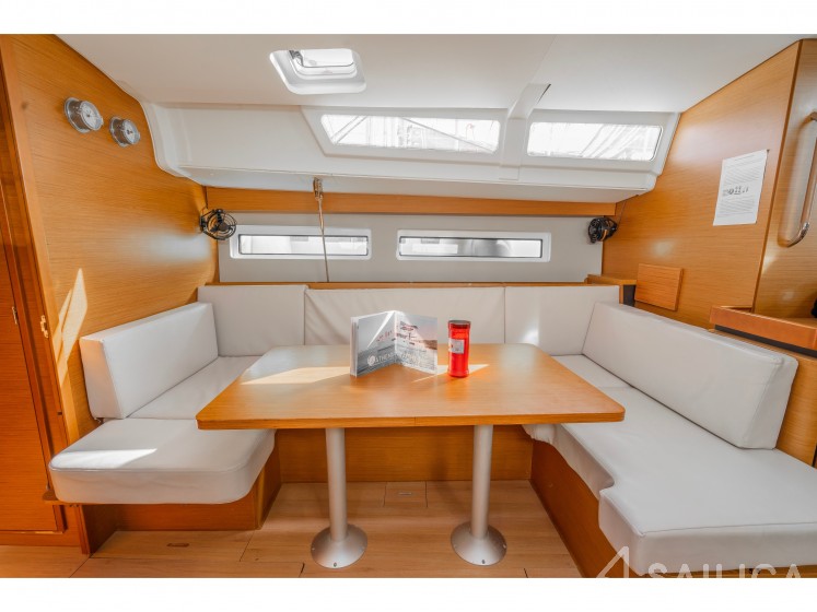 Sun Odyssey 490 - Yacht Charter Sailica