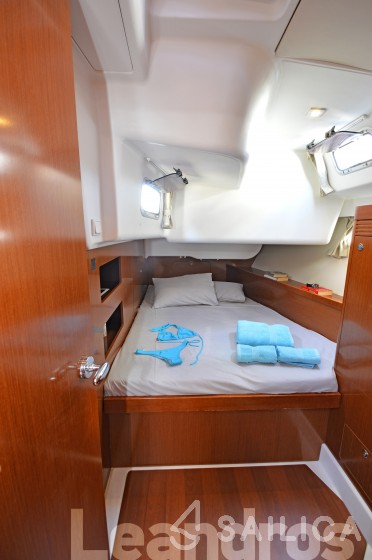 Oceanis 50 Family - Yacht Charter Sailica