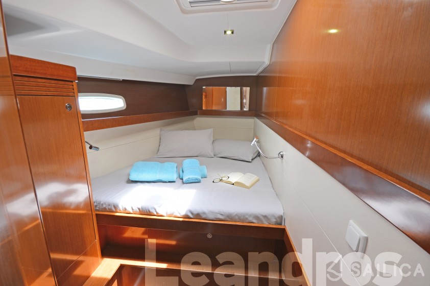 Oceanis 50 Family - Yacht Charter Sailica