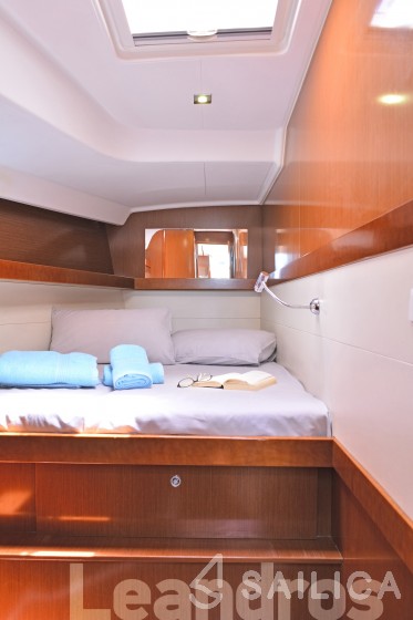 Oceanis 50 Family - Yacht Charter Sailica